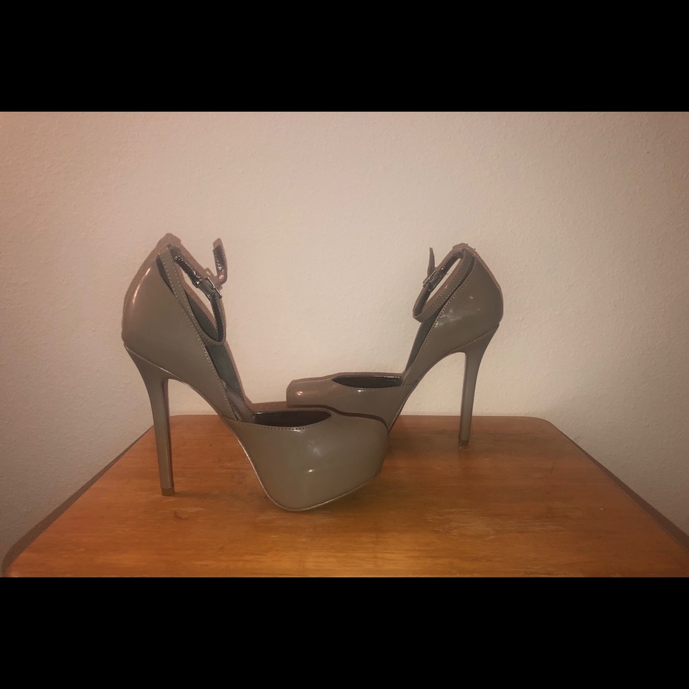 Steve Madden Strappy Pumps Size 7.5